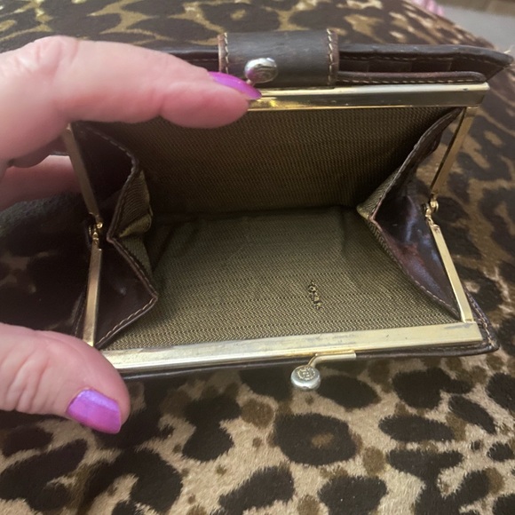 Vintage FendiBlack and Brown kisslock Logo Wallet - Picture 7 of 9